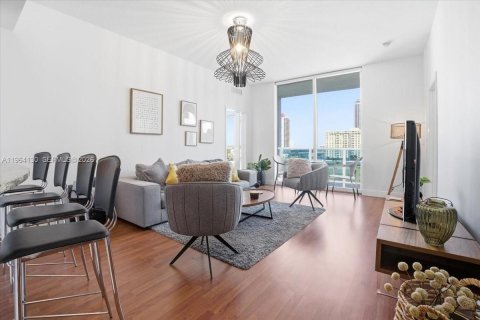 Copropriété à vendre à Hallandale Beach, Floride: 2 chambres, 121.33 m2 № 2081082 - photo 10