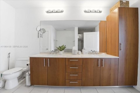 Copropriété à vendre à Hallandale Beach, Floride: 2 chambres, 121.33 m2 № 2081082 - photo 22