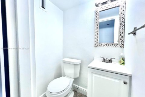 Condominio en venta en North Miami Beach, Florida, 1 dormitorio, 80.36 m2 № 1888913 - foto 7