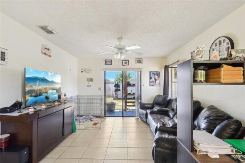 Propiedad comercial en venta en Kissimmee, Florida, 5 dormitorios, 233.37 m2 № 1608721 - foto 6