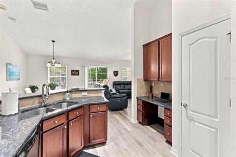Townhouse in Tampa, Florida 2 bedrooms, 117.43 sq.m. № 2372814 - photo 8