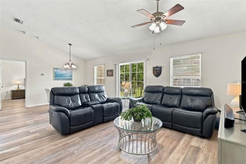 Townhouse in Tampa, Florida 2 bedrooms, 117.43 sq.m. № 2372814 - photo 13