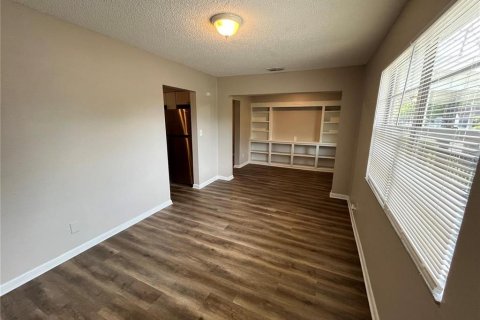Casa en venta en Tampa, Florida, 3 dormitorios, 100.89 m2 № 1777845 - foto 2