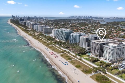 Copropriété à vendre à Surfside, Floride: 2 chambres, 117.06 m2 № 1966244 - photo 20