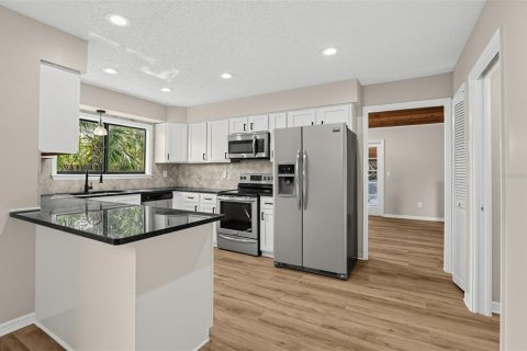 Villa ou maison à vendre à Longwood, Floride: 4 chambres, 270.81 m2 № 2350276 - photo 4