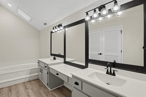 Villa ou maison à vendre à Longwood, Floride: 4 chambres, 270.81 m2 № 2350276 - photo 20
