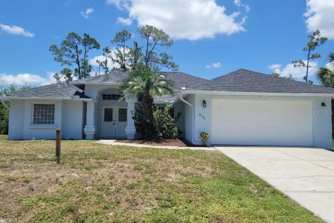 House in North Port, Florida 3 bedrooms, 183.02 sq.m. № 1749402 - photo 1