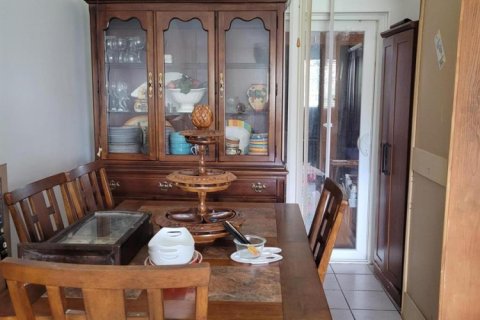 House in Port St. Lucie, Florida 3 bedrooms, 141.4 sq.m. № 2184776 - photo 12