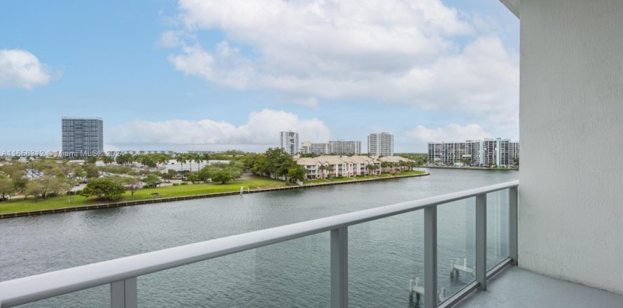 Condo à Hollywood, Floride, 3 chambres № 1984786