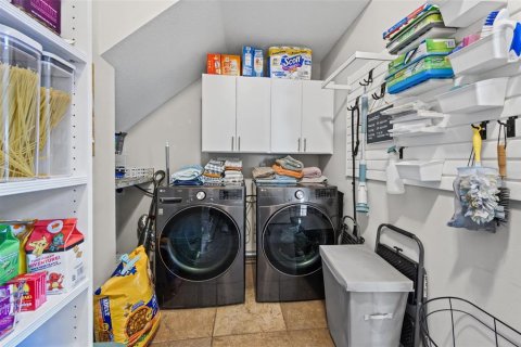 Casa en venta en Orlando, Florida, 5 dormitorios, 327.39 m2 № 2420546 - foto 18