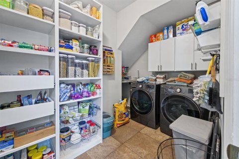Casa en venta en Orlando, Florida, 5 dormitorios, 327.39 m2 № 2420546 - foto 17