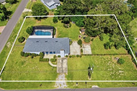 House in DeLand, Florida 3 bedrooms, 176.61 sq.m. № 2219784