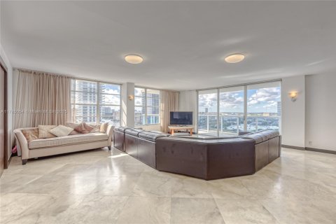 Купить кондоминиум в Холливуд, Флорида 2 спальни, 144.28м2, № 2016694 - фото 17