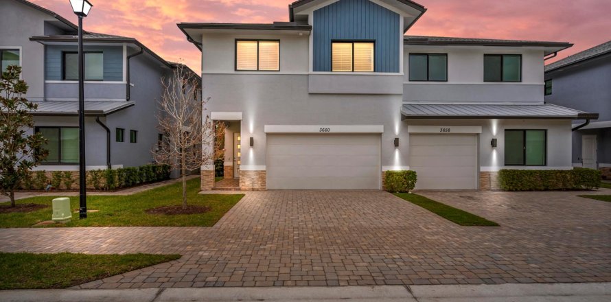 Adosado en Palm City, Florida 3 dormitorios, 173.36 m2 № 2085768