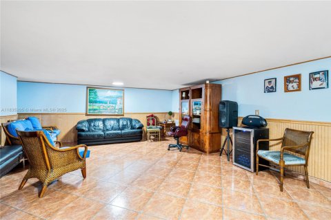 Купить виллу или дом в Майами, Флорида 5 спален, 235.04м2, № 1981666 - фото 18