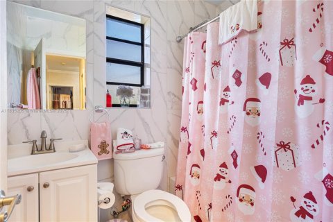 Купить виллу или дом в Майами, Флорида 5 спален, 235.04м2, № 1981666 - фото 17