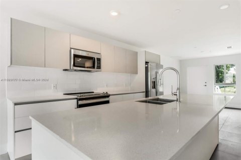Condominio en venta en Miami, Florida, 3 dormitorios, 126.35 m2 № 2043682 - foto 5