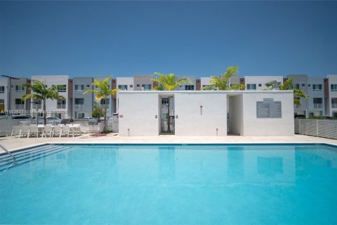 Condominio en venta en Miami, Florida, 3 dormitorios, 126.35 m2 № 2043682 - foto 21