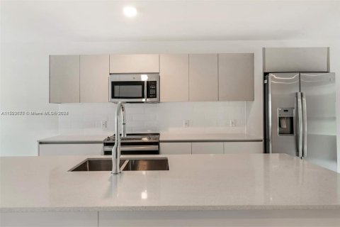 Condominio en venta en Miami, Florida, 3 dormitorios, 126.35 m2 № 2043682 - foto 2