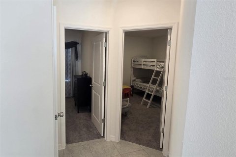 Снять в аренду виллу или дом в Хейнс-Сити, Флорида 2 комнаты, 155.8м2, № 2289677 - фото 28