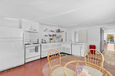 Купить виллу или дом в Марафон, Флорида 2 спальни, 138.98м2, № 1991211 - фото 18