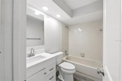 Купить виллу или дом в Альтамонте-Спрингс, Флорида 3 комнаты, 193.42м2, № 1879445 - фото 16