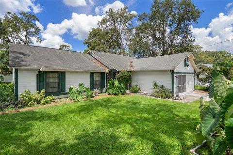House in Spring Hill, Florida 3 bedrooms, 142.14 sq.m. № 1798442 - photo 3