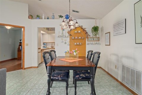 House in Spring Hill, Florida 3 bedrooms, 142.14 sq.m. № 1798442 - photo 12