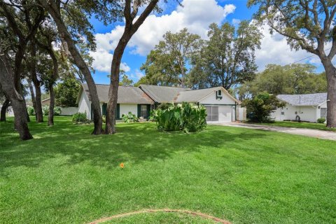 House in Spring Hill, Florida 3 bedrooms, 142.14 sq.m. № 1798442 - photo 2