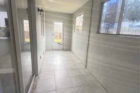 House in Kissimmee, Florida 2 bedrooms, 102.19 sq.m. № 2225643 - photo 9