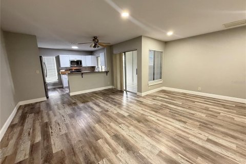 House in Kissimmee, Florida 2 bedrooms, 102.19 sq.m. № 2225643 - photo 11