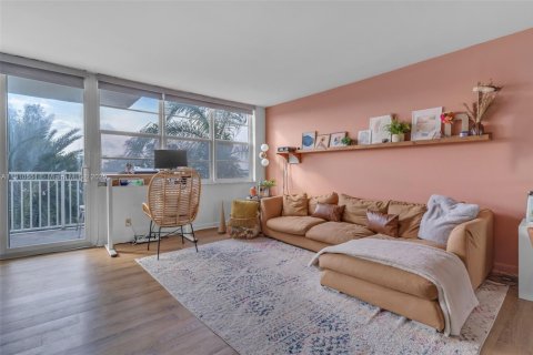 Copropriété à vendre à North Miami, Floride: 1 chambre, 79.43 m2 № 1966625 - photo 6