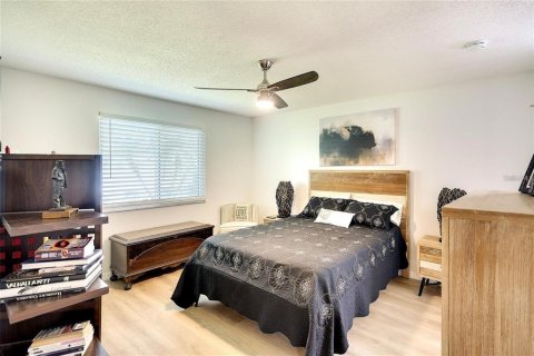 Condo in Bradenton, Florida, 2 bedrooms  № 2201341 - photo 11