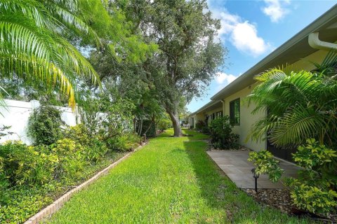 Condo in Bradenton, Florida, 2 bedrooms  № 2201341 - photo 23