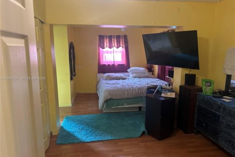 House in Miami Gardens, Florida 4 bedrooms, 124.86 sq.m. № 2082110 - photo 12