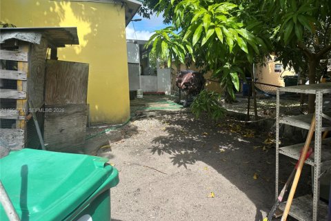 House in Miami Gardens, Florida 4 bedrooms, 124.86 sq.m. № 2082110 - photo 5