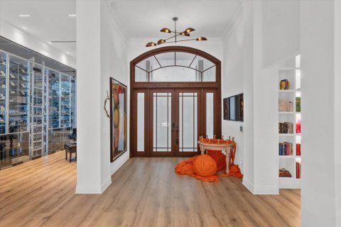 House in Miami, Florida 6 bedrooms, 481.7 sq.m. № 2407732 - photo 6