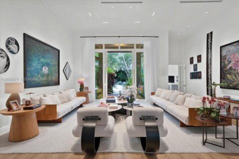 House in Miami, Florida 6 bedrooms, 481.7 sq.m. № 2407732