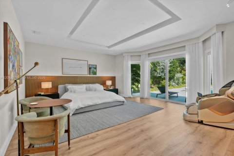 House in Miami, Florida 6 bedrooms, 481.7 sq.m. № 2407732 - photo 27