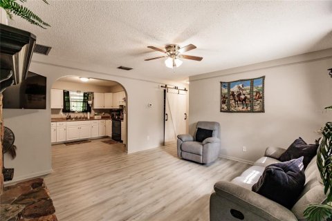 House in Inverness, Florida 3 bedrooms, 115.94 sq.m. № 1735100 - photo 10