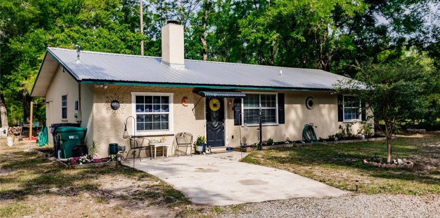 House in Inverness, Florida 3 bedrooms, 115.94 sq.m. № 1735100