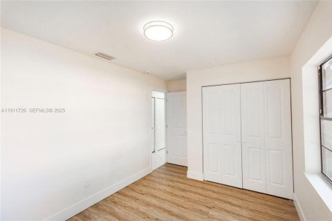 Купить таунхаус в Майами, Флорида 2 спальни, 91.6м2, № 1976607 - фото 18