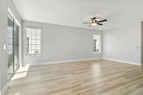 Villa ou maison à louer à Kissimmee, Floride: 3 chambres, 144.28 m2 № 2406427 - photo 12