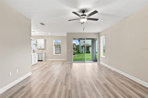 Villa ou maison à louer à Kissimmee, Floride: 3 chambres, 144.28 m2 № 2406427 - photo 5