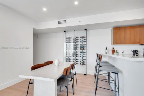 Copropriété à vendre à Miami, Floride: 2 chambres, 106.84 m2 № 1728688 - photo 8