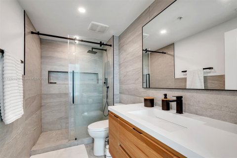 Copropriété à vendre à Miami, Floride: 2 chambres, 106.84 m2 № 1728688 - photo 17