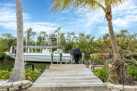 House in Terra Ceia, Florida 3 bedrooms, 145.67 sq.m. № 1532610 - photo 7