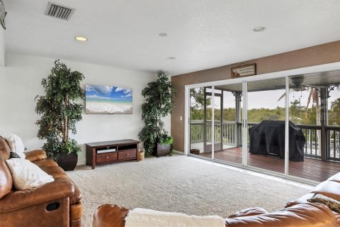 House in Terra Ceia, Florida 3 bedrooms, 145.67 sq.m. № 1532610 - photo 9