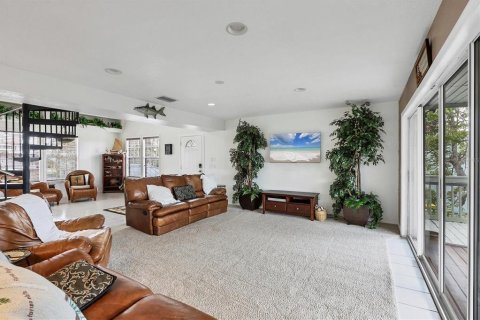 House in Terra Ceia, Florida 3 bedrooms, 145.67 sq.m. № 1532610 - photo 10