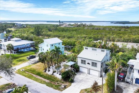 House in Terra Ceia, Florida 3 bedrooms, 145.67 sq.m. № 1532610 - photo 3